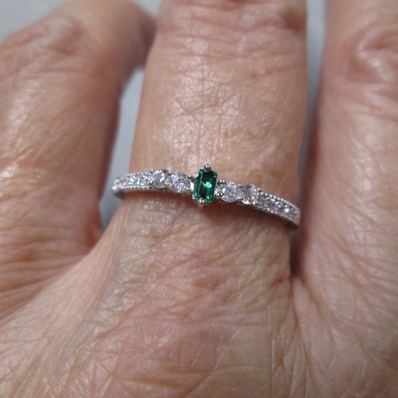 Dainty Emerald Sterling Silver Ring>Birthstone, Minimalist, Promise, Engagement - Picture 3 of 7